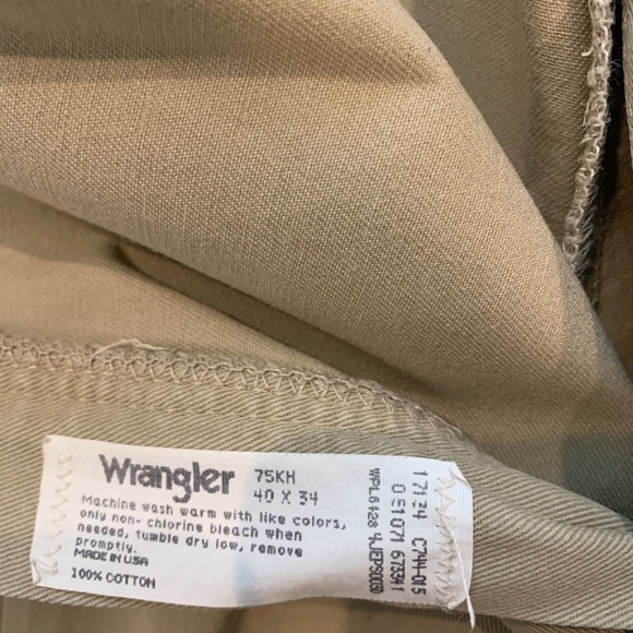 Wrangler Cream Chinos - Picture 4 of 4